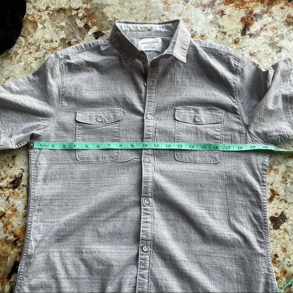Men’s, Short sleeve, Button Up, Size Large - Picture 8 of 9